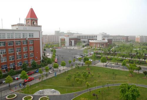 雅安航空工业联合技工学校