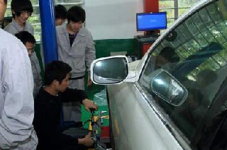 重庆龙门浩职业中学校航空空乘