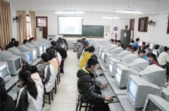 龙里县龙里中学如何？管理教学怎么样？