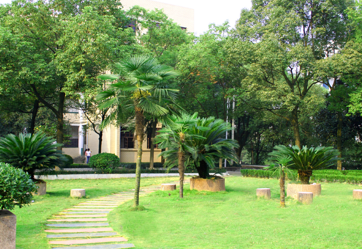 湖南人文科技学院