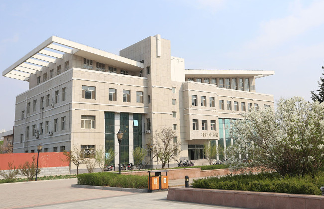 赤峰学院医学院