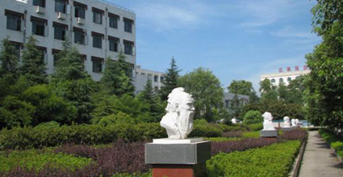 湖南环境生物职业技术学院