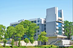 中南大学湘雅医学院地址在哪里？