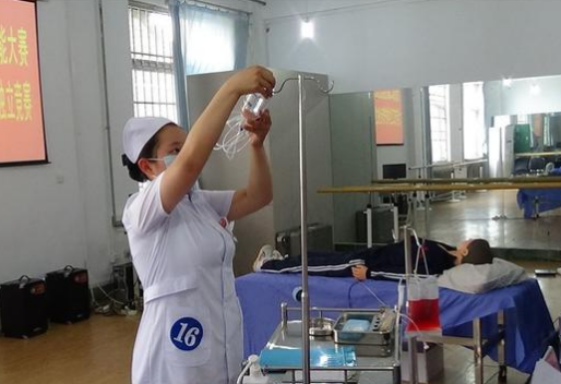 （辽宁鞍山师范学院附属卫生学校）校园环境