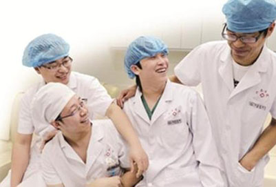 女生就读重庆卫生学校药剂专业前景如何