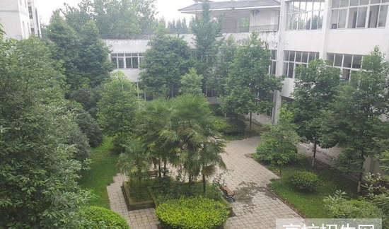 成都信息职业技术学校