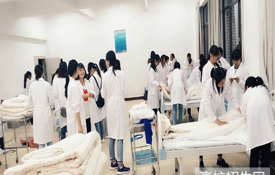 云南商务职业学院