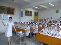 在成都读口腔医学专业怎么样