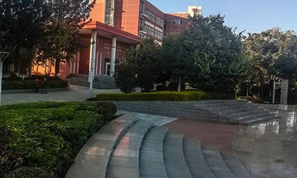 云南旅游职业学院台阶