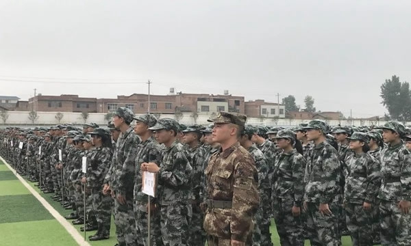 云南省昭通农业学校新生军训（3）(1)