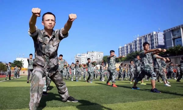 重庆云阳职业教育中心军训（2）