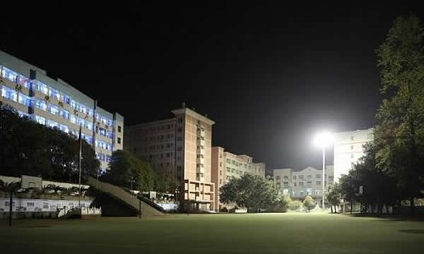武隆县职业教育中心学校夜景