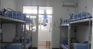 学校寝室