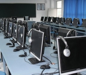 中国嘉陵工业股份有限公司（集团）技工学校机房