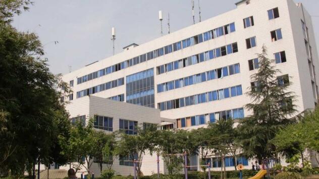 四川省阿坝州卫生学校