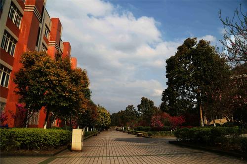重庆万州旅游职业高级中学