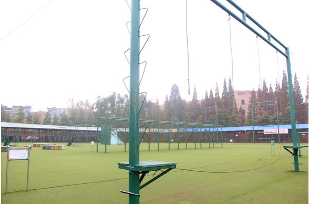（成都郫县希望职业技术学院）校园环境