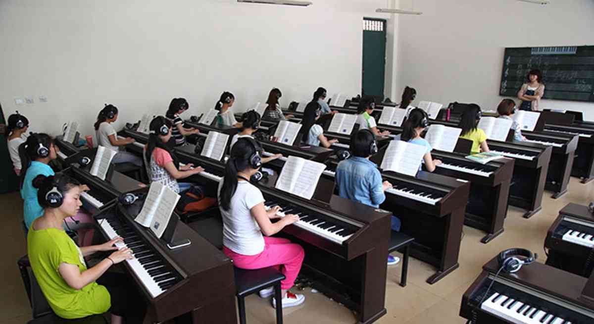 四川师范大学幼师学院钢琴课
