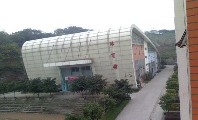 （四川卫生康复职业学院）校园环境
