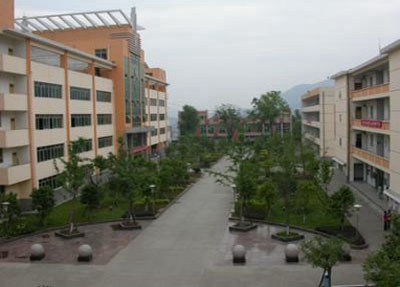 2025年初中毕业学护理专业，雅安护理专业学校推荐~